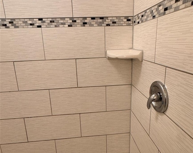 690 Brookdale Drive - Photo Thumbnail 6