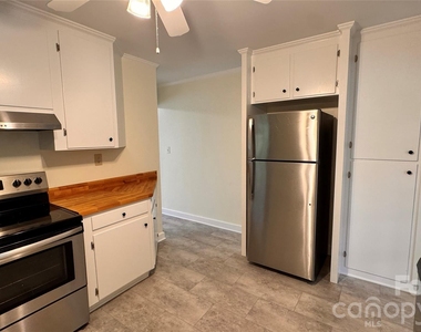 690 Brookdale Drive - Photo Thumbnail 10