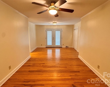690 Brookdale Drive - Photo Thumbnail 14