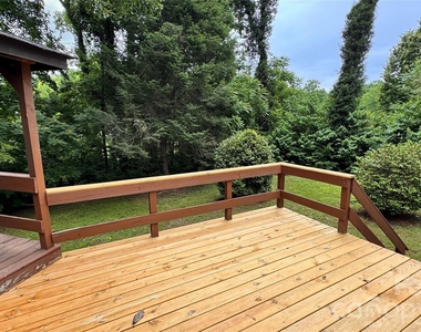 690 Brookdale Drive - Photo Thumbnail 8