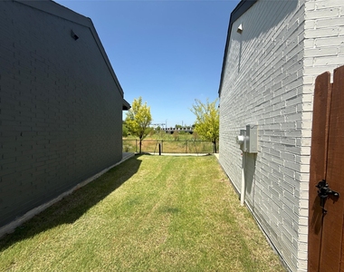 15883 Bear Trap Way - Photo Thumbnail 14