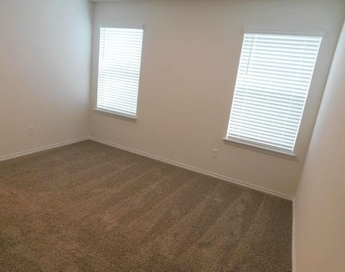 6226 Silver Maple Way - Photo Thumbnail 8