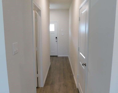 6226 Silver Maple Way - Photo Thumbnail 6