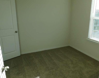 6226 Silver Maple Way - Photo Thumbnail 17