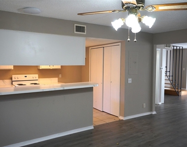 2417 S Graham Drive - Photo Thumbnail 4