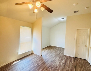 1545 Avonlea Drive - Photo Thumbnail 9