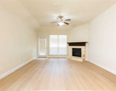612 Calliopsis Street - Photo Thumbnail 13