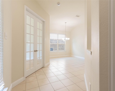 612 Calliopsis Street - Photo Thumbnail 4