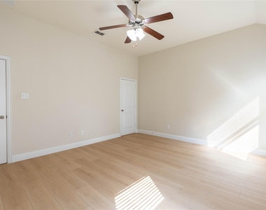 612 Calliopsis Street - Photo Thumbnail 15