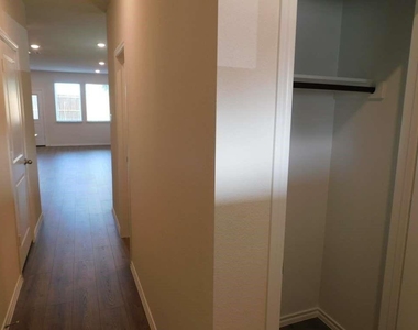 6223 Silver Maple Way - Photo Thumbnail 1