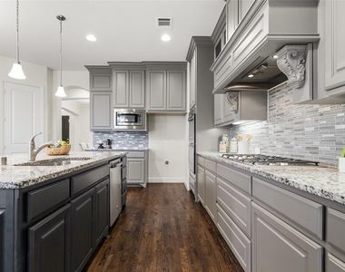 14841 Germantown Lane - Photo Thumbnail 12