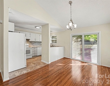 3227 Archdale Drive - Photo Thumbnail 4