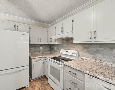 3227 Archdale Drive - Photo Thumbnail 8