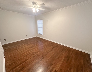 6454 Camp Bowie Boulevard - Photo Thumbnail 14