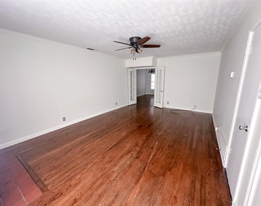 6454 Camp Bowie Boulevard - Photo Thumbnail 6
