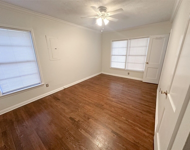 6454 Camp Bowie Boulevard - Photo Thumbnail 13