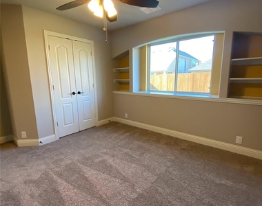 313 Richard Street - Photo Thumbnail 13