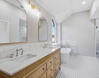 902 Santa Cruz - Photo Thumbnail 18