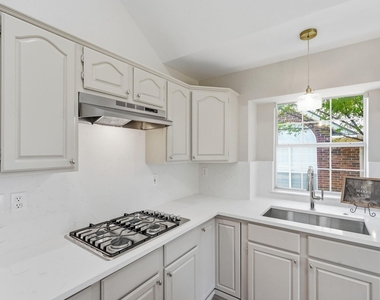 902 Santa Cruz - Photo Thumbnail 11