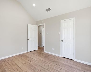 902 Santa Cruz - Photo Thumbnail 24