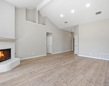 902 Santa Cruz - Photo Thumbnail 6