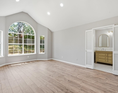 902 Santa Cruz - Photo Thumbnail 16