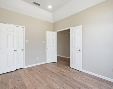 902 Santa Cruz - Photo Thumbnail 4