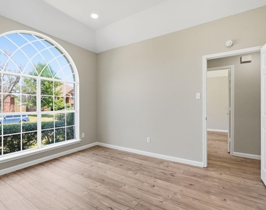902 Santa Cruz - Photo Thumbnail 3