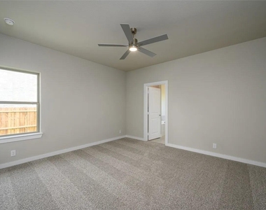 205 Woodhollow Drive - Photo Thumbnail 12