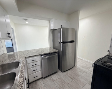2119 Greenway Street - Photo Thumbnail 4