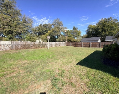 2119 Greenway Street - Photo Thumbnail 16