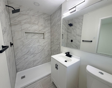 2119 Greenway Street - Photo Thumbnail 13