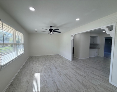 2119 Greenway Street - Photo Thumbnail 1