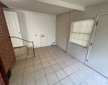 1033 N Lockhart Street - Photo Thumbnail 13