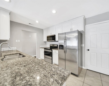 2212 Sheraton Drive - Photo Thumbnail 6