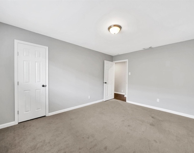 2212 Sheraton Drive - Photo Thumbnail 17