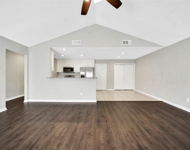 2212 Sheraton Drive - Photo Thumbnail 11
