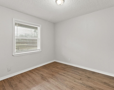 429 Johnson Street - Photo Thumbnail 6