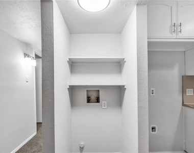 1714 Granada Drive - Photo Thumbnail 10