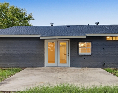 1714 Granada Drive - Photo Thumbnail 23
