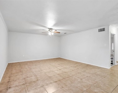 1714 Granada Drive - Photo Thumbnail 8