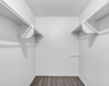 1714 Granada Drive - Photo Thumbnail 14