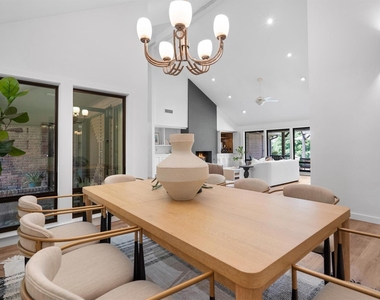 2428 Trellis Lane - Photo Thumbnail 11