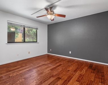 2428 Trellis Lane - Photo Thumbnail 21