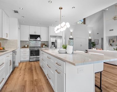 2428 Trellis Lane - Photo Thumbnail 8