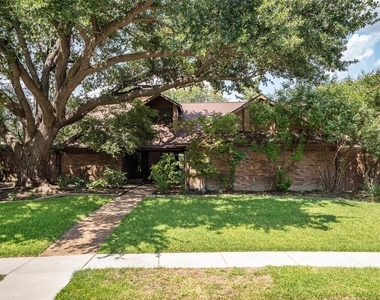2428 Trellis Lane - Photo Thumbnail 37