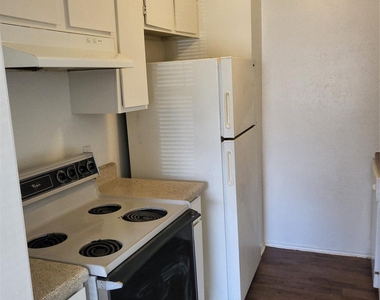 1727 Justin Lyn Street - Photo Thumbnail 5