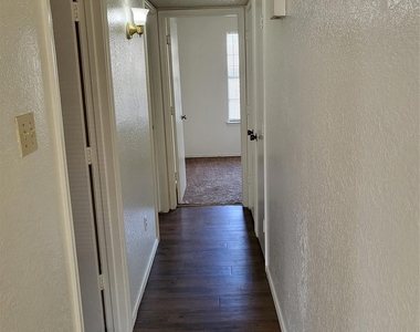 1727 Justin Lyn Street - Photo Thumbnail 6