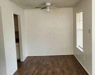 1727 Justin Lyn Street - Photo Thumbnail 3
