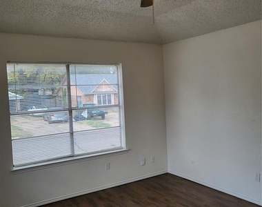 1727 Justin Lyn Street - Photo Thumbnail 1